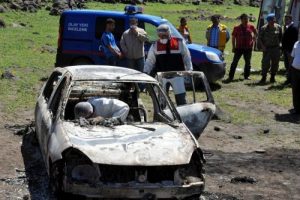 Otomobilin i&ccedil;inde yanmış ceset bulundu