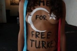 FEMEN'den Gezi Parkı'na destek videosu