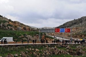 Suriye sınırında 400 kilo patlayıcı ele ge&ccedil;irildi
