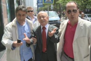 Taksim'de Hikmet Sami T&uuml;rk'e taşlı sopalı saldırı