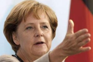 Merkel daha fazla yetkiye karşı
