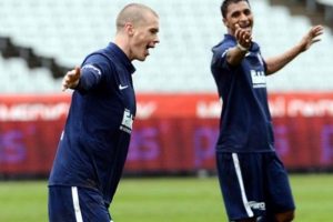 "Bursaspor gibi b&uuml;y&uuml;k bir camiada oynamak isterim"