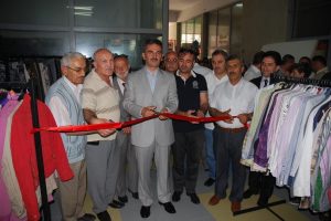 Gemlik Belediyesi "Sevgi Mağazası" a&ccedil;tı