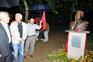 Nazım Hikmet Nil&uuml;fer'de anıldı