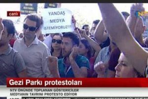 NTV kendisini protesto edenleri canlı yayınladı