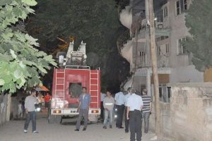 Suriyelilerin kaldığı evde yangın &ccedil;ıktı