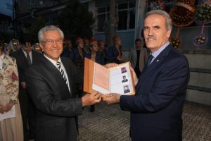 Altepe 37 yıl sonra yeniden diploma aldı