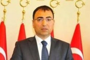 Vali Toprak: &Ccedil;ocuklarınıza sahip &ccedil;ıkın