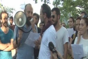 Sinema ve tiyatro oyuncularından a&ccedil;ıklama