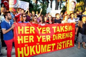 Bodrum Gezi Parkı i&ccedil;in ayakta