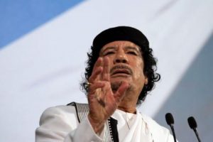 "Kaddafi'nin 1 milyar dolarını verin"