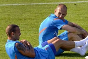 Hollanda'dan Sneijder i&ccedil;in k&ouml;t&uuml; haber