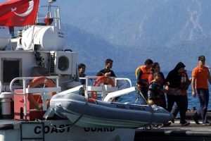 &Ccedil;anakkale'de 34 ka&ccedil;ak yakalandı