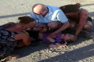 Ehliyetsiz s&uuml;r&uuml;c&uuml; turiste &ccedil;arptı
