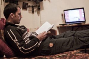 Afgan &uuml;niversite &ouml;ğrencileri Hindistan'a y&ouml;neldi
