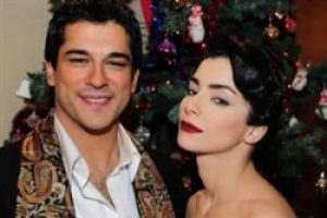 Burak &Ouml;z&ccedil;ivit Merve Boluğur'u istiyor