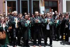 Avukatlardan Gezi Parkı'na destek y&uuml;r&uuml;y&uuml;ş&uuml;
