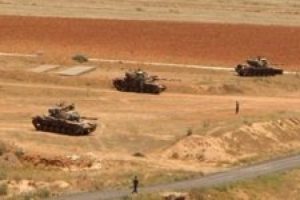 Suriye sınırında tanklarla askeri tatbikat