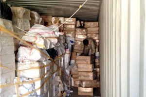 Emniyet kamyonunda 100 bin paket ka&ccedil;ak sigara