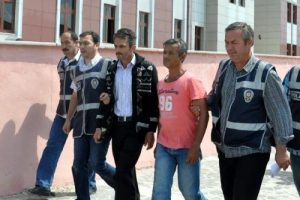 Dayısının tecav&uuml;z&uuml;ne uğradığını iddia etti
