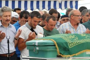 K&uuml;&ccedil;&uuml;k Berhan g&ouml;zyaşlarıyla uğurlandı