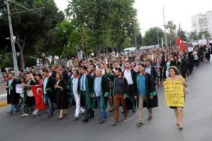'&Ccedil;apulcu Avukatlar'dan 'Gezi Parkı' y&uuml;r&uuml;y&uuml;ş&uuml;
