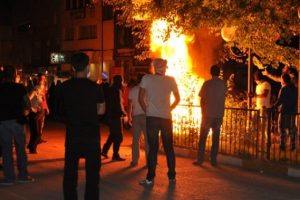 Karakola molotof attılar