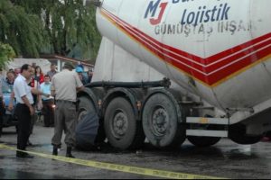 Talihsiz kadını beton mikseri ezdi