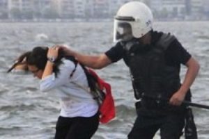 Tweet atanlara 'isyana teşvik' g&ouml;zaltısı