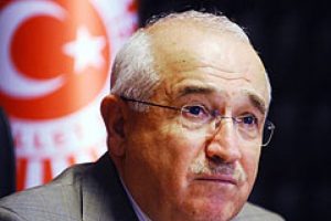Cemil &Ccedil;i&ccedil;ek'ten Taksim a&ccedil;ıklaması