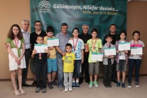 Minik yetenekler Bozbey tarafından &ouml;d&uuml;llendirildi