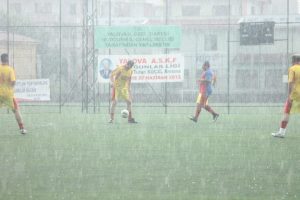 Dolu sporculara zor anlar yaşattı