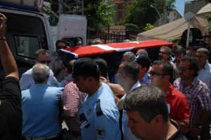 Kalp krizi ge&ccedil;iren polis memuru &ouml;ld&uuml;
