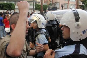 Taksim'de g&ouml;zaltına alınanlar serbest kaldı
