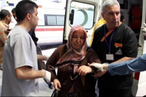 &Ccedil;ilek ayıklayan 25 kadın amonyak gazından zehirlendi