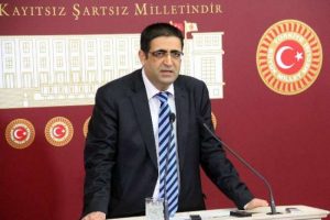 H&uuml;k&uuml;mete "sosyal medya" eleştirisi