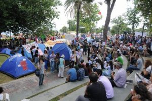 Antalya'daki gezi parkı protestoları s&uuml;r&uuml;yor