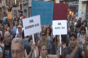 &Ouml;ğretim g&ouml;revlileri "gezi parkı" i&ccedil;in y&uuml;r&uuml;d&uuml;