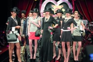 Miranda'ya niyet Chloe'ye kısmet