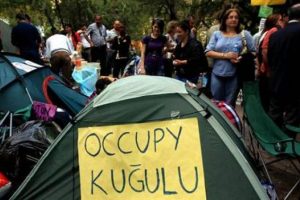 Kuğulu Park'ta &ccedil;adırlar s&ouml;k&uuml;l&uuml;yor