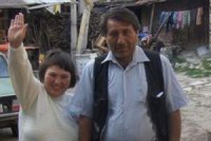 4 g&uuml;n yaprak ve ot yiyerek yaşama tutundu