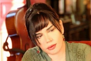 Sezen Aksu Halk TV'den '&ouml;z&uuml;r' istedi