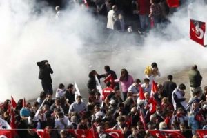 Gezi Parkı eyleminde biber gazı yiyenlere şikayet formu