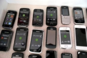 17 adet ka&ccedil;ak telefon ele ge&ccedil;irildi