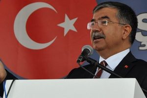 Bakan Yılmaz polislere sahip &ccedil;ıktı