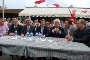 G&uuml;naydın h&uuml;k&uuml;mete ve medyaya y&uuml;klendi