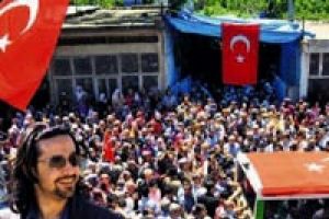 Başbakan, şehit babasını aradı