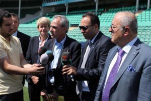 "Bursaspor taraftarı g&uuml;c&uuml;n&uuml; D&uuml;nya'ya g&ouml;stermeli"