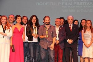 Tepenin ardı en iyi film se&ccedil;ildi