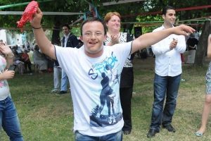 Engelli &ccedil;ocuklar şenlikte eğlendi